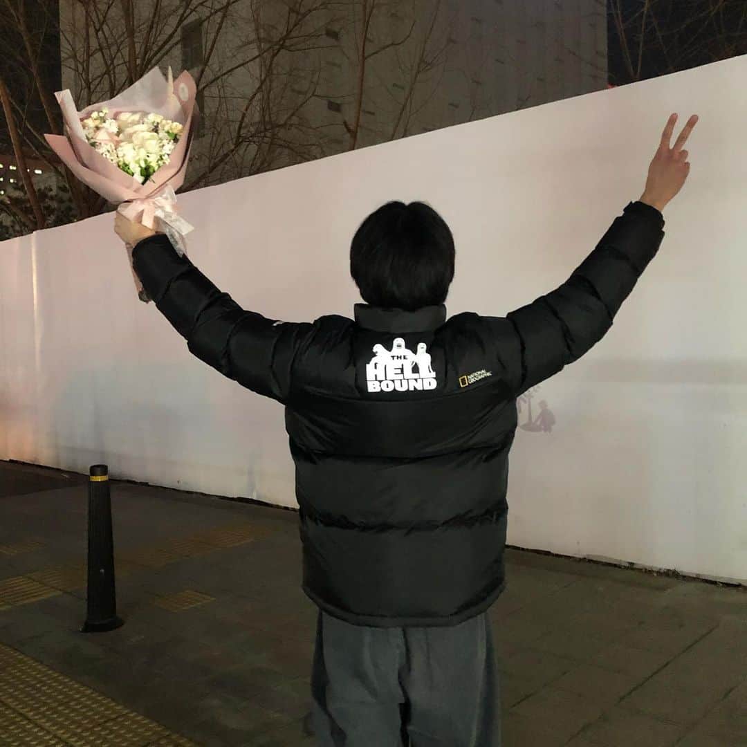 リュ・ギョンスのインスタグラム：「지옥 촬영 끝.  기대하셔도 좋습니다!」