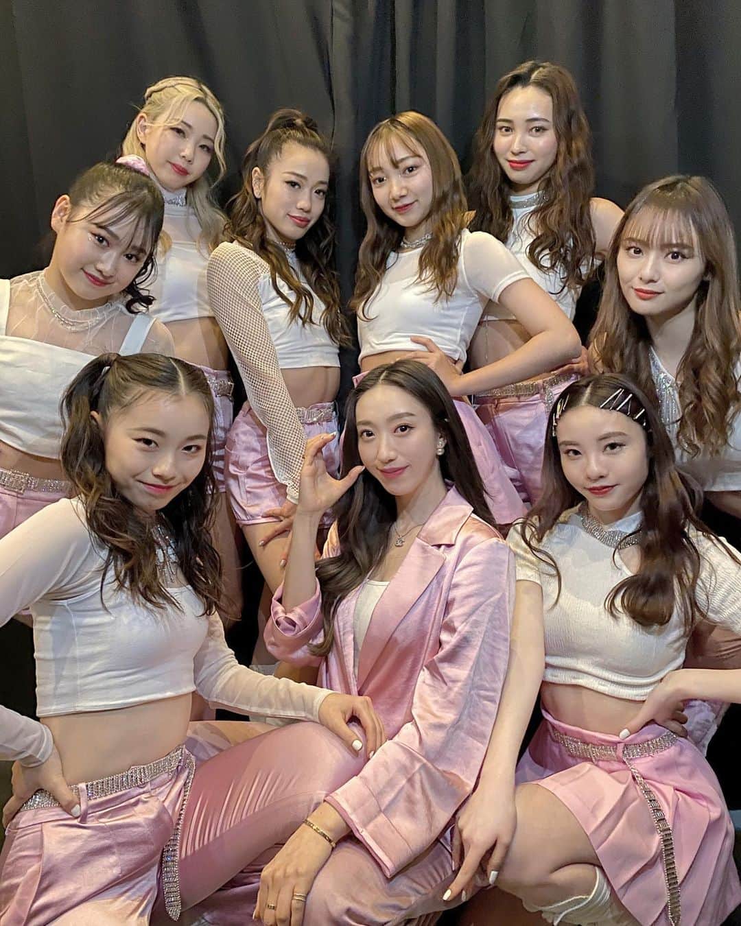 のインスタグラム：「D.league Round 2 有難うございました🙇🏻‍♀️💕応援してくださる方になかなかお返しができない結果になってしまいましたが…Round 3に向けて明日からノンストップで全力で頑張って参ります🙇🏻‍♀️🙇🏻‍♀️🙇🏻‍♀️🔥  応援してくださる方々に心から感謝でです🥲 引き続き宜しくお願い致します🙏🏻 @usennext_imoon   そして、今回初選抜の @saki_imoon @karen_imoon おめでとうね✨毎回選抜メンバーオーディションもあり試合の前に一つの戦いを終えてるような…そんな戦いが続きますが、メンバー1人1人の個性を活かし引き出し魅力たっぷりのI'moonを12回戦、一緒に戦って頂けたら幸いです✨  私が作りたかったのはこの子達だよ~💕 まだまだ一緒に努力して夢を叶えていきましょう✨  @usennext_recruit さん いつも有難うございます🙏🏻🙏🏻✨ おまつさん…👗有難うございました😢💕 @matsu_is  @dleague_official まだまだ諦めないぞ！  今日も素晴らしい1日をありがとうございました🤍  #dleague #imoon」