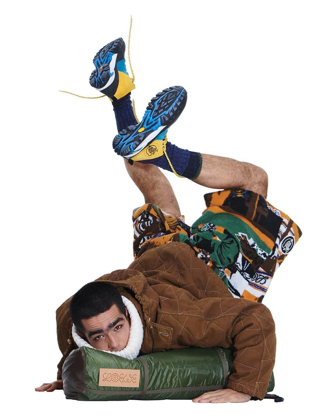 Loeweさんのインスタグラム写真 - (LoeweInstagram)「Omar Ayuso wears Eye/LOEWE/Nature Fall Winter 2021.   Materials, styles and colours are mixed together in bold collages. Outdoor, vintage and military elements are blended with traditional sportswear, creating progressive, craft-driven pieces.   See the full collection on loewe.com   Featuring @OmarAyuso and @StephaneBak Creative direction by @Jonathan.Anderson and @MMparisdotcom Styling by @BenjaminBruno_ Photography by @thuethuethuethuethuethue Hair & Make-up with thanks to the teams of @GuidoPalau and @PatMcGrathReal   #LOEWE #EYELOEWENATURE #ELNFW21」1月24日 22時50分 - loewe