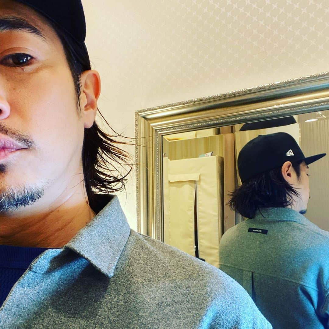 窪塚洋介のインスタグラム：「最近よく着させて頂く　#karrimor NewEra x Yohji Yamamoto と合わせてみたりなんかして^ ^」