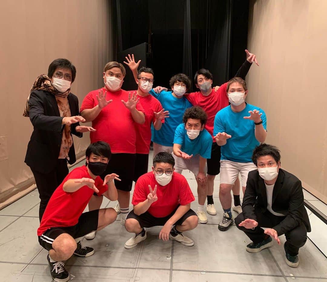 池田真一のインスタグラム：「プラチナ5初の祇園花月ありがとうございました！ 毎度毎度僕たちが1番楽しんですみません！ 明日のお昼12時までオンライン配信買えます！ 今回も色んな奇跡やミキの回収漫才あります！ とにかく藤田が頑張ってるので絶対に見て欲しいです！」