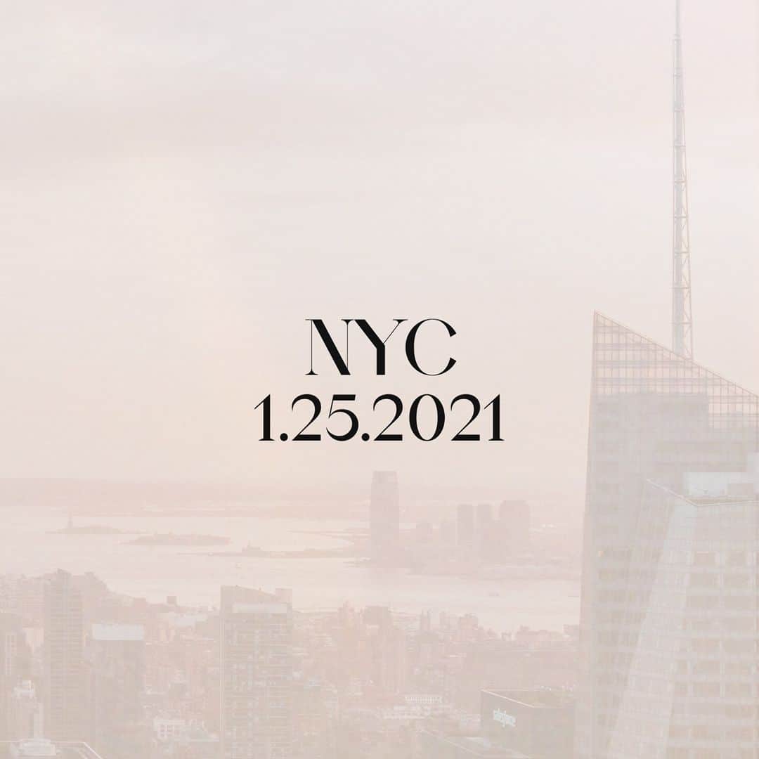 デビッドヤーマンのインスタグラム：「In a New York state of mind. Our new campaign debuts in 24 hours. #DavidYurman」