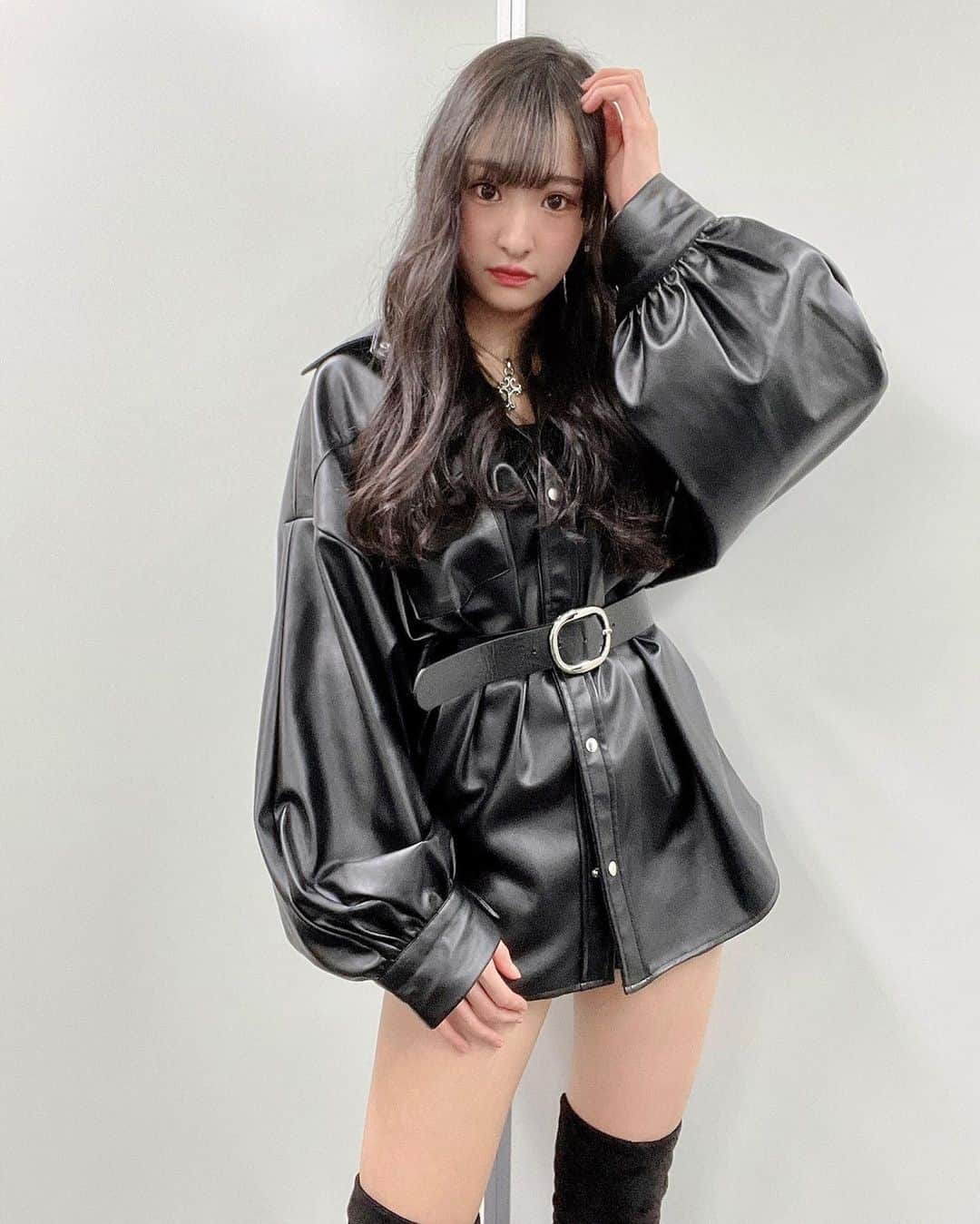 岡本怜奈さんのインスタグラム写真 - (岡本怜奈Instagram)「♡﻿ 🖤🖤🖤﻿ ﻿ 黒コーデ好き〜🥷🖤﻿ ﻿ #fashion﻿ ✔️ 𝒍𝒆𝒂𝒕𝒉𝒆𝒓 𝒋𝒂𝒄𝒌𝒆𝒕 #emoda (@emoda_official)﻿ ✔️ 𝒔𝒉𝒐𝒓𝒕𝒔  #volcan_aphrodite (@volcan_official)﻿ ✔️𝑲𝒏𝒆𝒆 𝒉𝒊𝒈𝒉 𝒃𝒐𝒐𝒕𝒔 #夢展望﻿ (@yumetenbo_official)﻿ ✔️𝒆𝒂𝒓𝒓𝒊𝒏𝒈𝒔  #bubbles (@bubblestokyo)﻿ ♡﻿ ♡﻿ #nmb48 #岡本怜奈 #れなたん #たんたんコーデ﻿ #コーデ #ファッション #ブラックコーデ﻿ #モノトーンコーデ #ワントーンコーデ #黒 ﻿ #ブラック #レザージャケット #ニーハイブーツ﻿ #happy #Instagood ﻿」1月24日 23時05分 - renatan1222