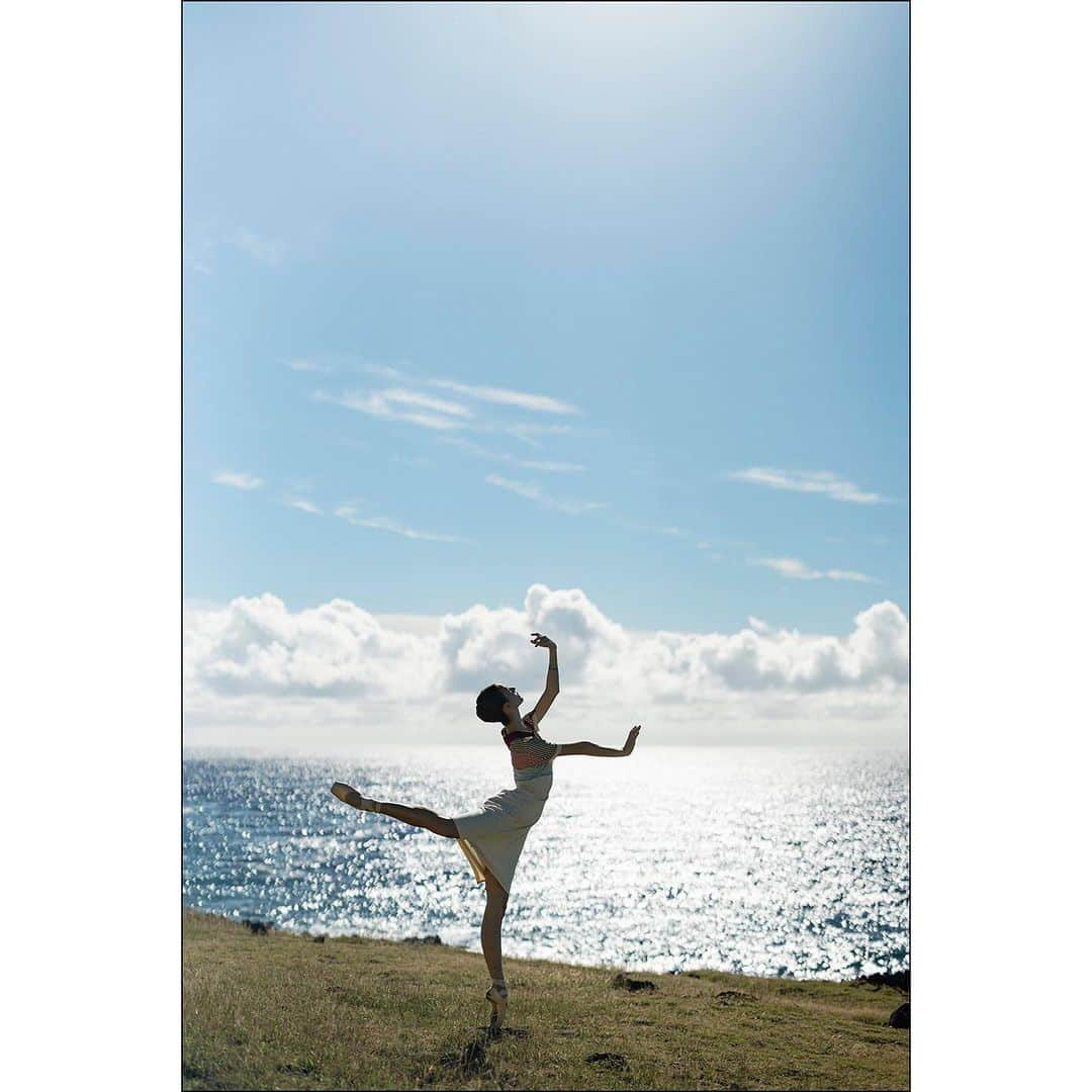 ballerina projectさんのインスタグラム写真 - (ballerina projectInstagram)「𝗠𝗮𝗰𝗸𝗲𝗻𝘇𝗶𝗲 𝗥𝗶𝗰𝗵𝘁𝗲𝗿 in Kaupo Maui. #ballerina - @mackensova #kaupo #maui #hawaii #ballerinaproject #ballerinaproject_ #ballet #dance #pointe #mackenzierichter #sonyalpha #zeissotus   Please consider giving to the arts. We are doing everything we can to keep the magic alive. Anything helps, even $5. You can donate to @houstonballet at houstonballet.org. :) - Mackenzie Richter soloist with the Houston Ballet」1月24日 23時14分 - ballerinaproject_