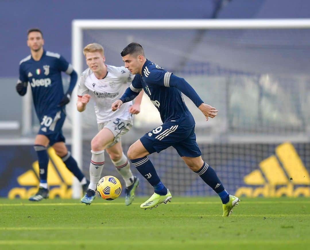 アルバロ・モラタのインスタグラム：「+3! #forzajuve @juventus ⚪️⚫️🙌」