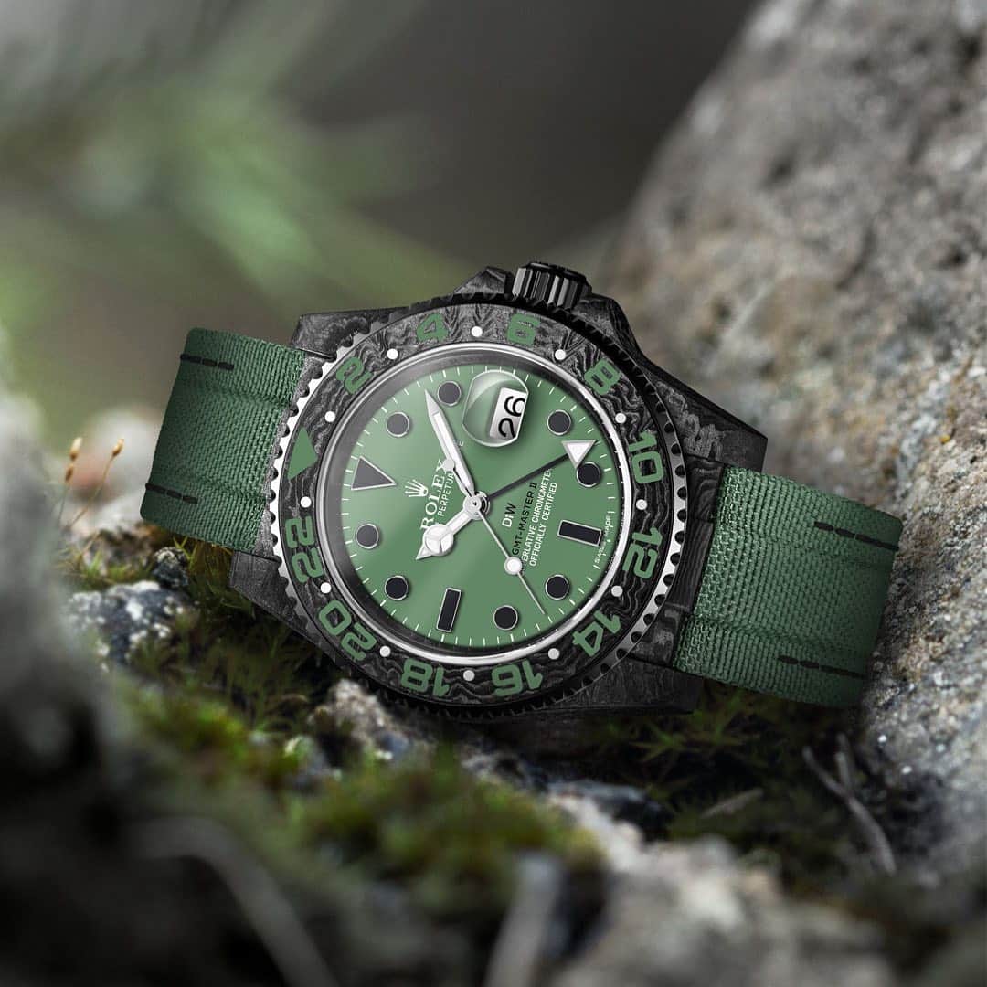 WATCHMANIAのインスタグラム：「It is hard to find the perfect GMT. But @diw_official is always surprising with the amazing project! This time, is the GMT Hunter. Limited to only 10 pieces. Would you have it?  #DiW #DiW_watch #DiWcustomwatches #customwatch #diwwatches #diwwatch #DesignaIndividualwatches #RolexDiW #customrolex #watchcollector #rolexwatch #rolexgmt」