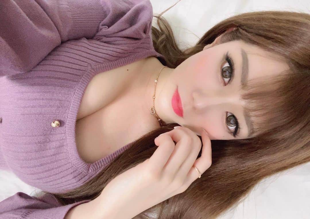 𝖬‌𝖠‌𝖬‌𝖨のインスタグラム：「YouTubeライブ 見てくれてありがとうございました❤️ おやすみなさーい😴  #youtube #ユーチューブ #ライブ配信 #ほくろ」