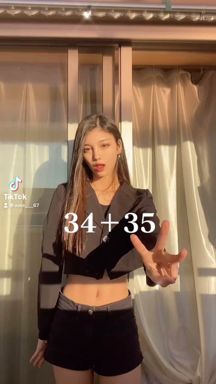 サントス飛鳥のインスタグラム：「#TikTok もみてね〜🌙おやすみ！#selfie #like #instagood #ootd #fashion #style #셀카 #셀스타그램 #얼스타그램 #소통해요 #我 #自拍#粉我 #时装 #jk #高校生 #selfiegram #02」