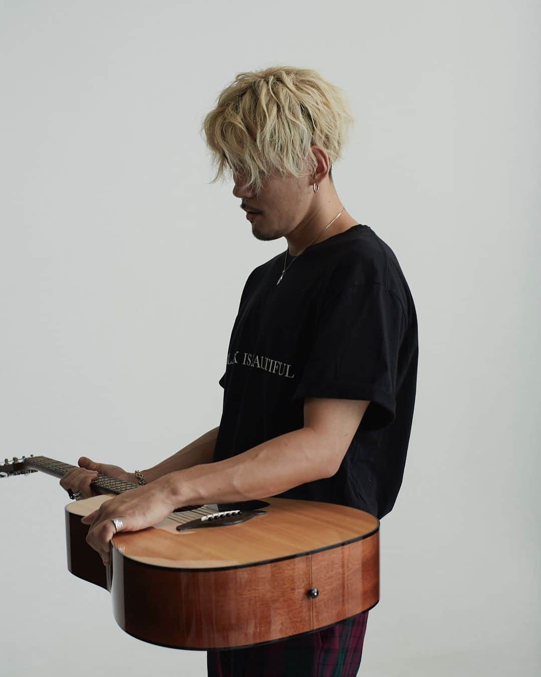 草川瞬のインスタグラム：「🎸」
