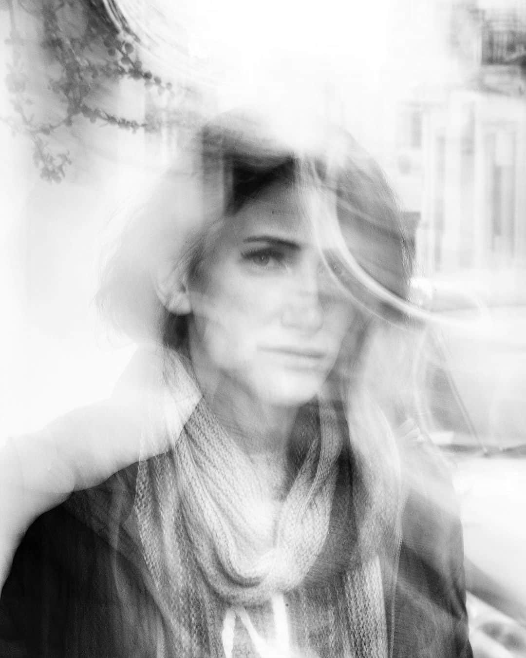 Mustafa Sevenのインスタグラム：「Uploading !  #NewSeries #Portrait @mustafasevenportfolio」