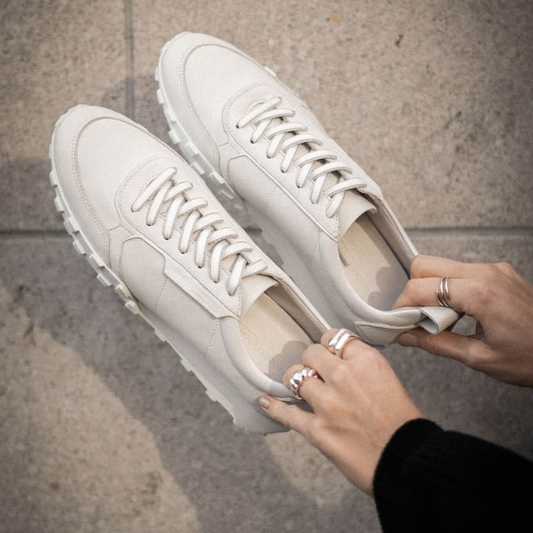 ケンネル&シュメンガーのインスタグラム：「retro sneakers love. all white BOX sneakers. #kennelundschmenger #sustainable #madeingermany #quality #handmade #springsummer」