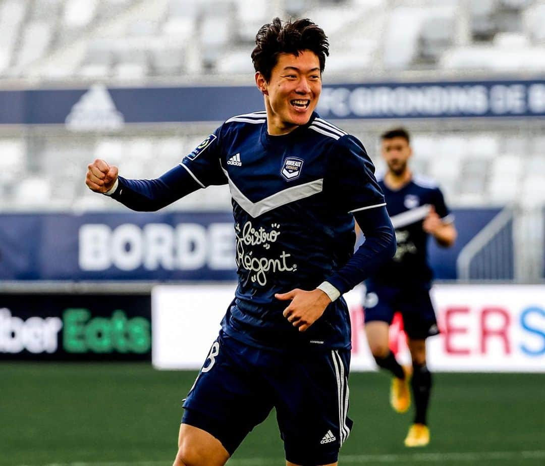 リーグ・アンさんのインスタグラム写真 - (リーグ・アンInstagram)「⚽👈 @hwang_uijo 👉⚽  Les @girondins s'imposent face à @angers_sco grâce à un doublé de leur attaquant sud-coréen 🇰🇷 et signent un 3e succès consécutif ✅✅✅ !  🆚 #FCGBSCO (2-1)  Bordeaux win their third straight, beating Angers thanks to a double from the South Korean Hwang! • • #Ligue1UberEats #HwangUiJo #FCGB #Girondins #GirondinsdeBordeaux #MatmutAtlantique #Bordeaux」1月25日 0時30分 - ligue1ubereats