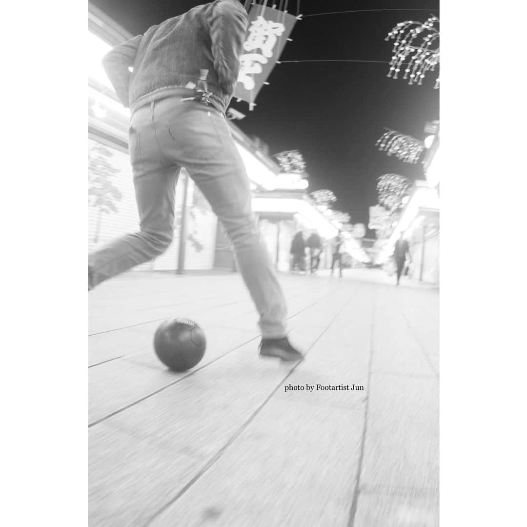 石川直宏さんのインスタグラム写真 - (石川直宏Instagram)「写真整理していたら懐かしいのが出てきた✨  『Tokyo Night 〜2016〜』  @footartistjun  #footart #footartist  #football #art #TokyoNight #浅草 #Asakusa #六本木 #Roppngi #石川直宏 #surfootballer」1月25日 0時23分 - sgss.18