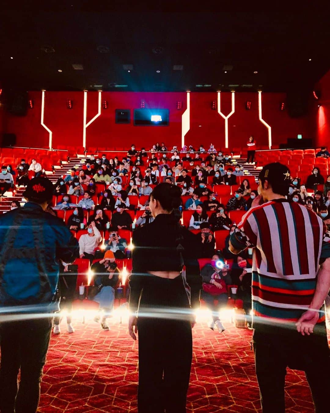 ハンナ・クインリヴァンのインスタグラム：「Yo! What’s up 台中！  #叱咤風雲  @kaokaokaotsao  @van__fan  @tsaoyuning  @alan_kuoyoluan  @jemchenn  @willliu107」