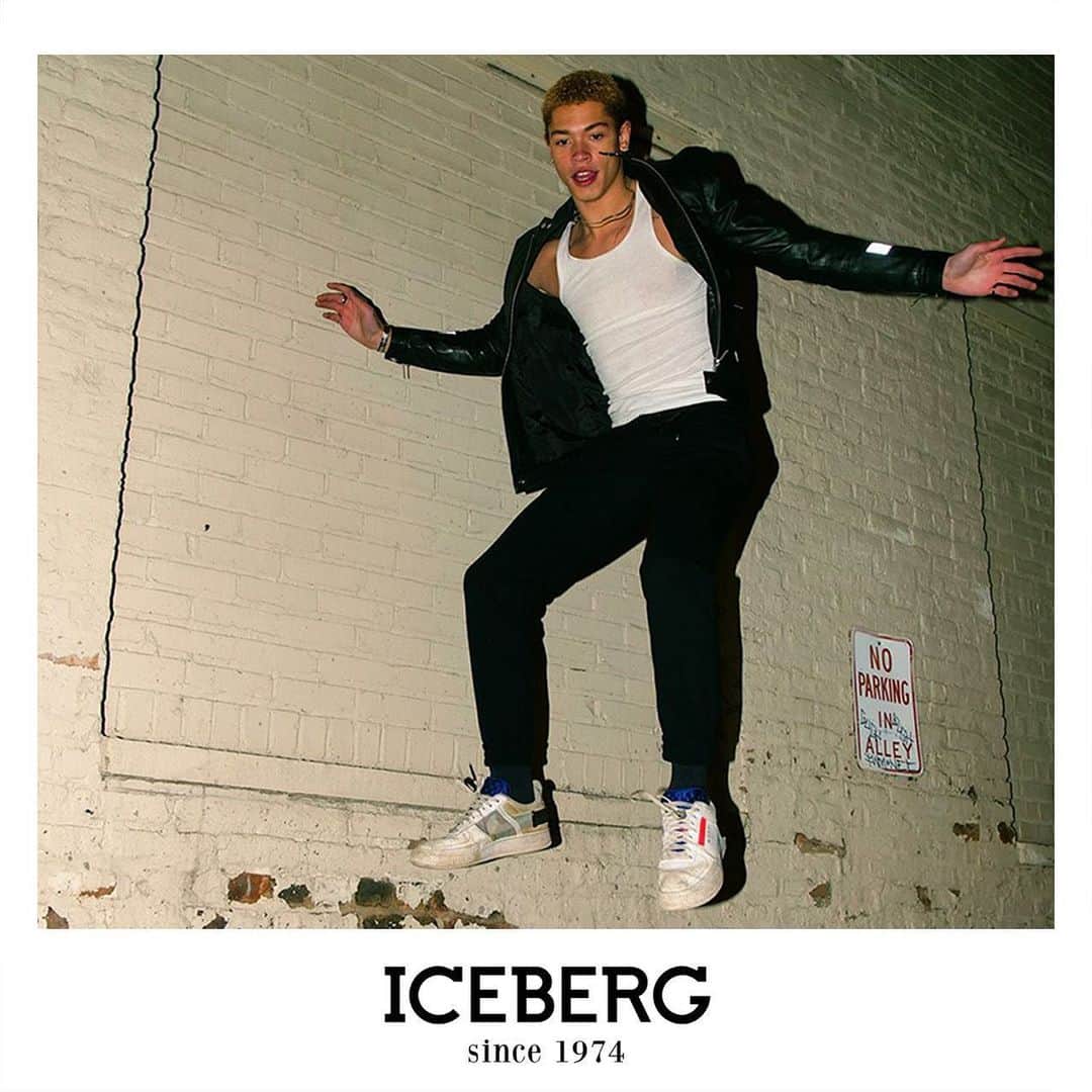 アイスバーグのインスタグラム：「Young and free spirited American model @kahlilbeth by @zach.drescher #Iceberg1974 #sportswear」