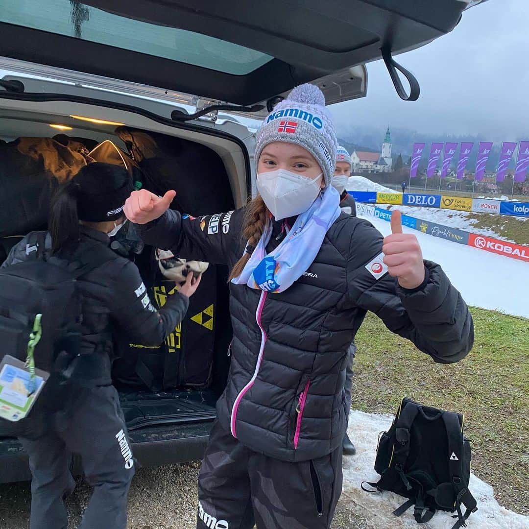 マーレン・ルンビのインスタグラム：「Look at this🤩 @ekvandal just takes the win in her 2nd World Cup competition😂🙏🏻 Congrats!!!🇳🇴🇳🇴👍🏻」