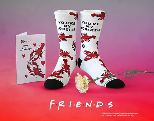 Stanceのインスタグラム：「You’re My Lobster ❤️🦞...  According to our friend Phoebe, "It's a known fact that lobsters fall in love and mate for life." To kick off the season of love, our new Friends sock features knitted lobster designs and Phoebe's lobster knowledge. Grab your lifetime mate the perfect Valentine's day gift with Stance x Friends, available now...Link in bio.」
