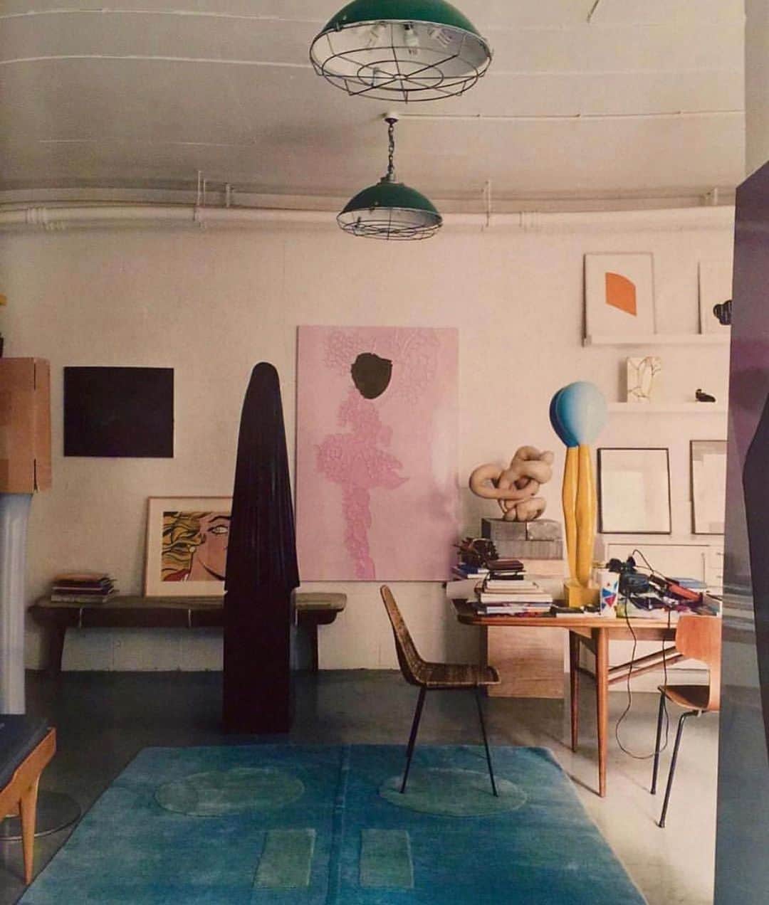 ソフィー・ロペスのインスタグラム：「Beautiful palette. 💕 Studio Interior of British Artist, Gary Hume. Shot by Annabel Elston. Photo via @awake_mode」