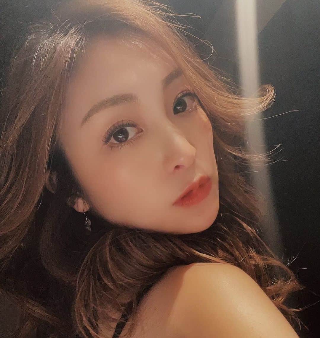 辰巳奈都子のインスタグラム：「今日は良いい日だった みんなは？ おやすみなさい❤︎  ️  #グラビア#ランジェリー#撮影#写真#photo#lingerie#gravure#model#shoot#shooting#hotel#room#noody#mood#sexy#❤️   ️  #グラビア#ランジェリー#撮影#写真#photo#lingerie#gravure#model#shoot#shooting#hotel#room#noody#mood#sexy#❤️」