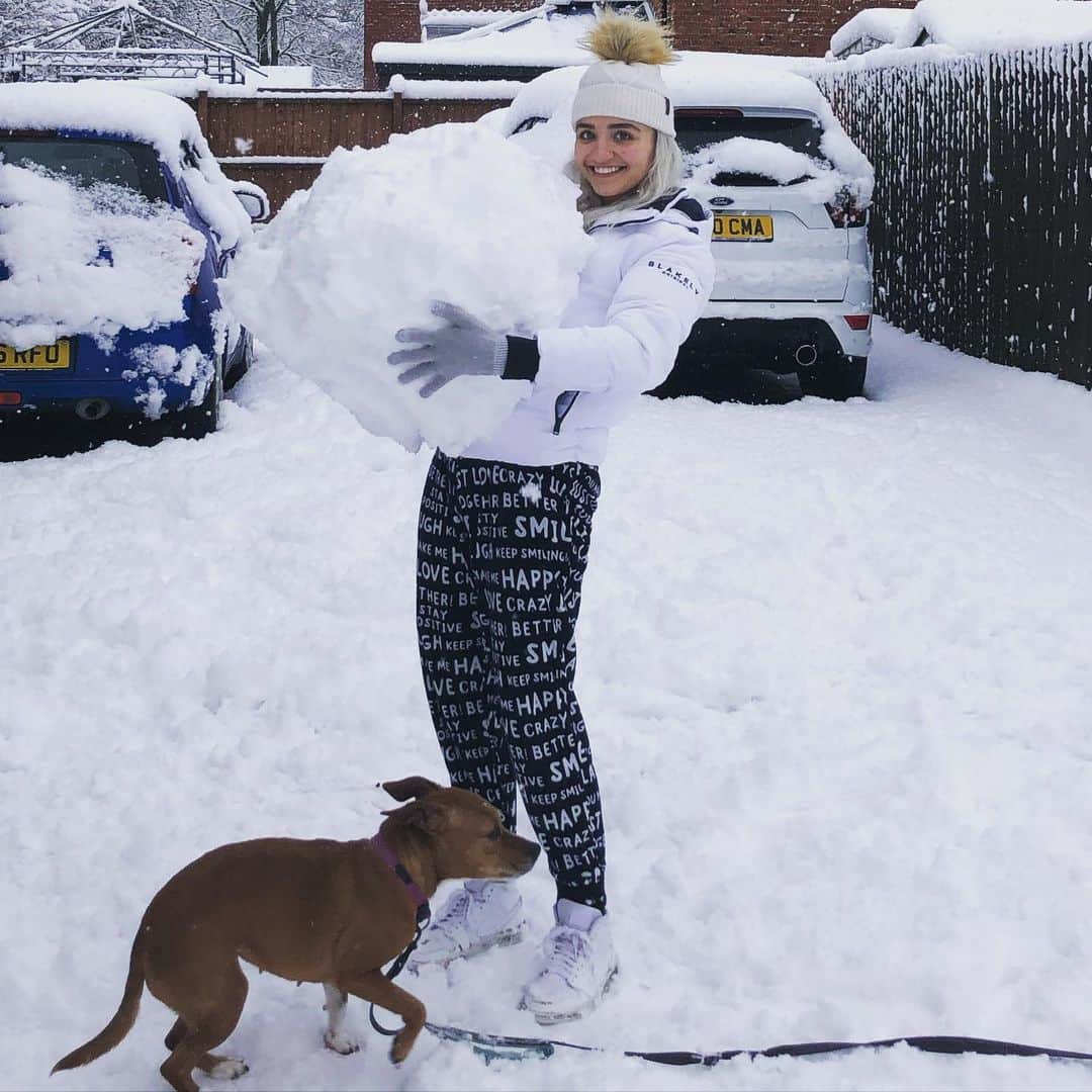 ザイヤ・ブルックサイドのインスタグラム：「Do you wanna build a snowman? ⛄️」