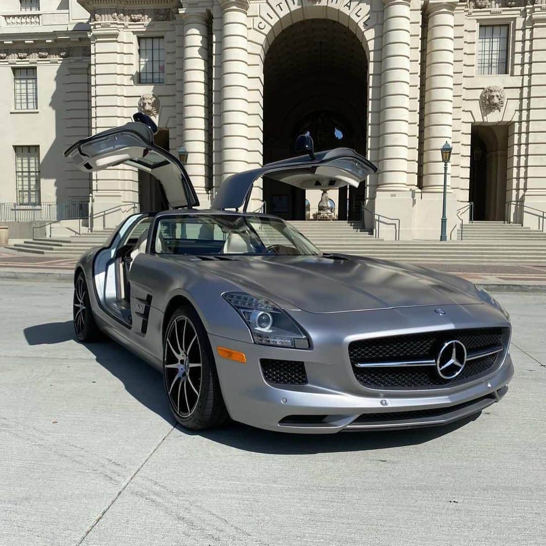 CarsWithoutLimitsさんのインスタグラム写真 - (CarsWithoutLimitsInstagram)「2012 Mercedes Benz SLS AMG for sale by @thedollarcarclub 🏹  #carswithoutlimits #mercedesbenz」1月25日 10時55分 - carswithoutlimits