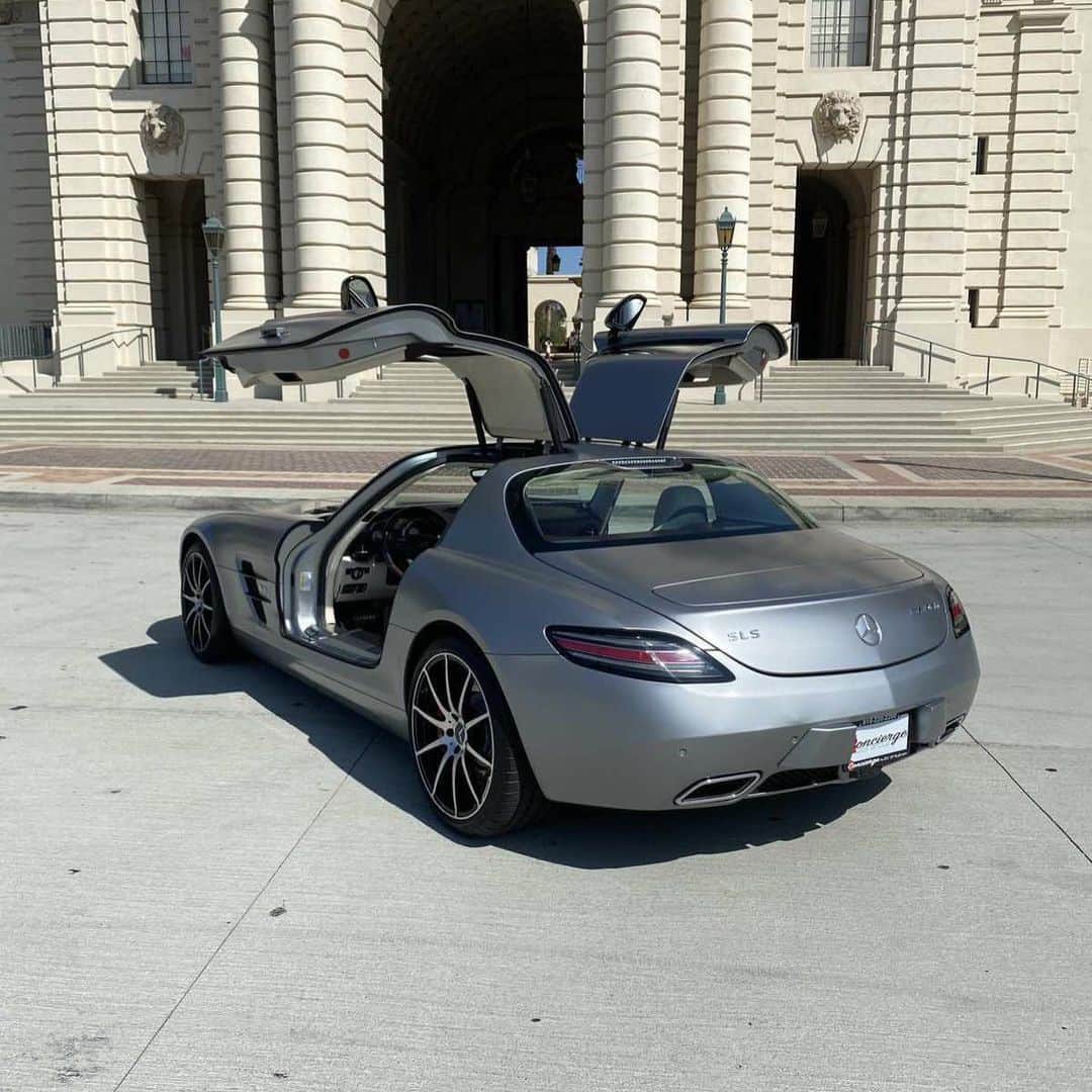 CarsWithoutLimitsさんのインスタグラム写真 - (CarsWithoutLimitsInstagram)「2012 Mercedes Benz SLS AMG for sale by @thedollarcarclub 🏹  #carswithoutlimits #mercedesbenz」1月25日 10時55分 - carswithoutlimits