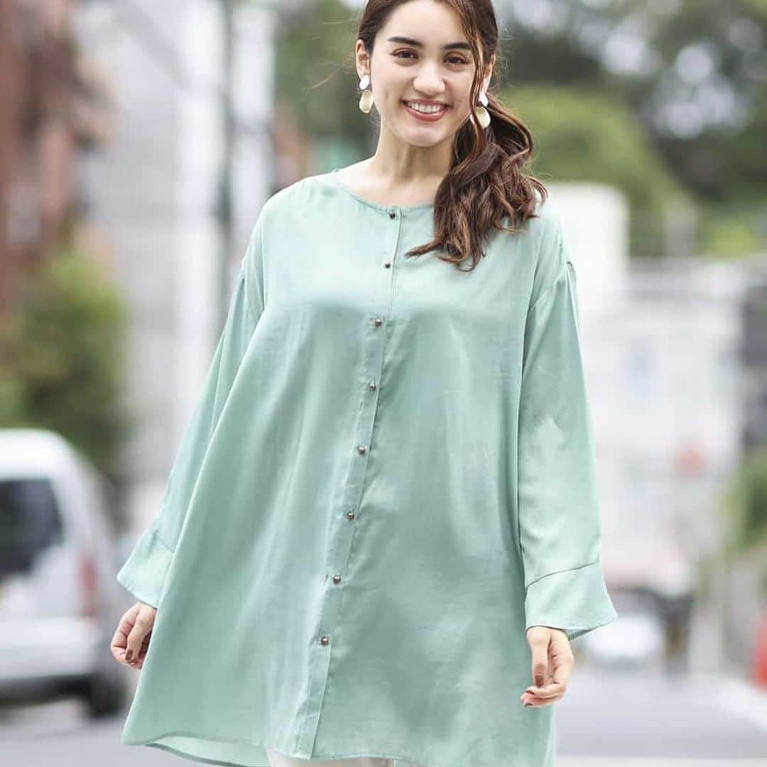 ぽっちゃり女子のオシャレブランド♪ エウルキューブさんのインスタグラム写真 - (ぽっちゃり女子のオシャレブランド♪ エウルキューブInstagram)「﻿ ﻿ ﻿ どうせ買うなら﻿ 春まで使えるセールアイテム！﻿ ﻿ ﻿ ﻿ ﻿ スタッフお勧めアイテムはこちら▼﻿ ﻿ ﻿ #ロゴスエットチュニック﻿ #OLEAN39069﻿ 36%off﻿ ﻿ #アシメコクーンシルエットチュニック﻿ OLEKJ14079﻿ 36%off﻿ ﻿ #Aラインヴィンテージサテンチュニック﻿ #OLEAM12079﻿ 36%off﻿ ﻿ #フリルレイヤースウェット﻿ #OLKAM37069﻿ 36%off﻿ ﻿ #ニュアンスカラーレイヤード風スエット﻿ #OLKJJ06069﻿ 36%off﻿ ﻿ #オーガニックコットン使用バックシャンデザインカットソー﻿ #OLKLJ29069﻿ 36%off﻿ ﻿ #サテンスカート﻿ #OLHKJ04089﻿ 36%off﻿ ﻿ #センタープレスカラーパンツ﻿ #OLLKJ09089﻿ 36%off﻿ ﻿ ﻿ ﻿ ※オフ率は、店舗、オンラインストアと﻿ 違う場合がございます。﻿ ﻿ ﻿ ﻿ ﻿ @eur3_itokin ﻿ #eur3 #エウルキューブ ﻿ #大きいサイズ ﻿ #ぽっちゃり #ぽっちゃり女子﻿ #ぽっちゃりファッション﻿ #ぽっちゃりコーデ ﻿ #ぽっちゃり大人コーデ﻿﻿ #ラファコーデ #レーススカート﻿ #ニューノーマルアイテム﻿ #アラサー #lovefashion﻿ #lfc_eur3 #ぽっちゃり ﻿ @lovefashion_eur3﻿ @ruby1234」1月25日 11時11分 - eur3_itokin