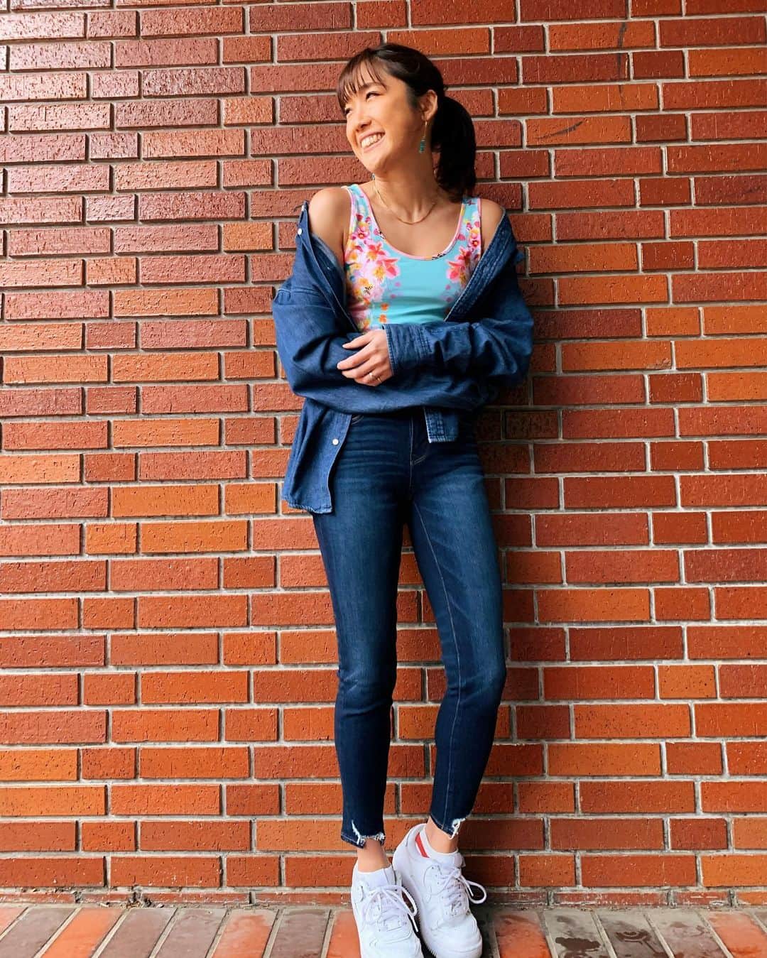 マイコ さんのインスタグラム写真 - (マイコ Instagram)「* 足細く見えるよって言われたから ヘビロテするw たぶんAEデニムの絶妙な丈とフィット感♡ ・ ・ オンラインストアで クーポンコード[NMANP8] を入力すると、 2/6までフォロワーの皆様 20%OFFで購入できるから ぜひ使ってね☺︎ ・ ・ ・ ・ thanks✨ @americaneaglejp  #AExME#AEJeans#AExNAITO#sharehappiness#fashion#153cm」1月25日 11時27分 - maicorori
