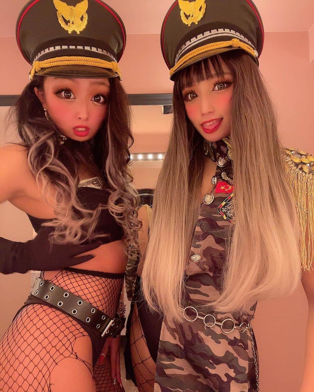 Momokaのインスタグラム：「実は前髪切りました。 髪の毛染めました。 どう？似合う？  なーんてね🥺切ってません。 昨日はサラサラの外国人色の ウィッグかぶったんだけど こっちの方が高評価だった😂 前髪切っちゃおうかなあって 思う今日この頃。  #札幌新名所 #ウタゲサッポロ #札幌クラブ #クラブ #ナイトクラブ #札幌 #すすきの #夜遊び #クラブ #utagesapporo #newopen #susukino #sapporo #hokkaido #nightclub #nightout #nightlife #allmix #club #party #event #gogodancer #ギャル #外国人風 #ウィッグ初体験 #前髪あり #めちゃくちゃ高評価」