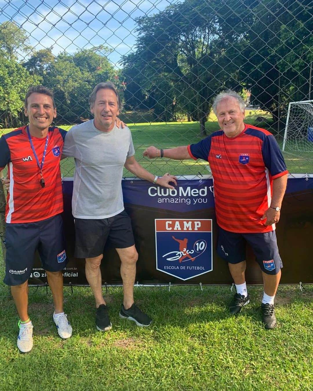 ジーコさんのインスタグラム写真 - (ジーコInstagram)「Encerramos mais uma semana da Clinica de Futebol da Escola Zico 10 no Club Med Rio das Pedras, com muita alegria e energia da garotada. Desta vez com a presença do Presidente da América do Sul, meu amigo Janyck Daudet.」1月25日 11時38分 - zico