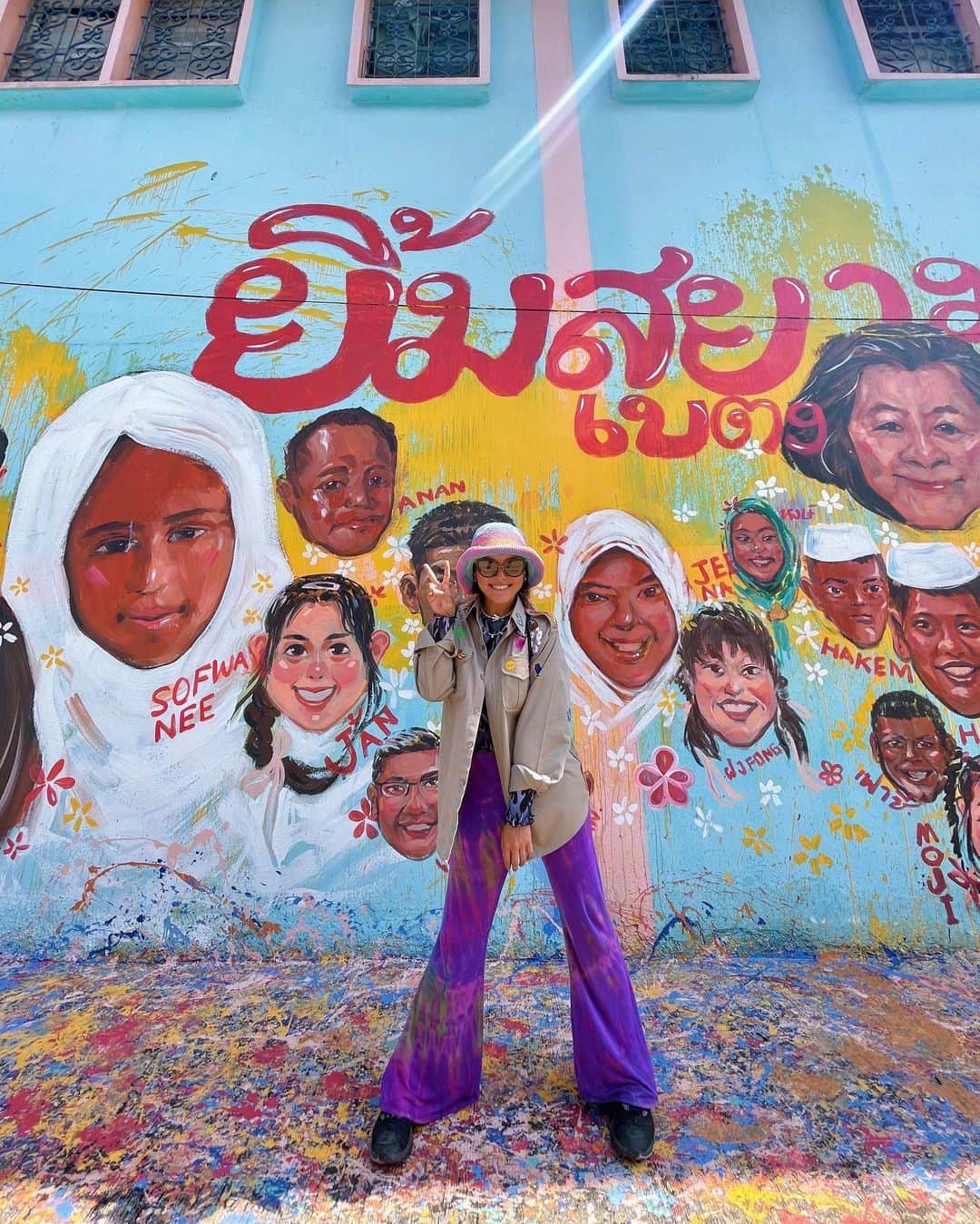 Amata Chittaseneeさんのインスタグラム写真 - (Amata ChittaseneeInstagram)「☺️รักเธอเข้าแล้วสินะ #เบตง #ยะลา #pearypieamazingthailand #Thailand #betong #yala #streetart #ยิ้มสยาม #graffiti」1月25日 11時48分 - pearypie