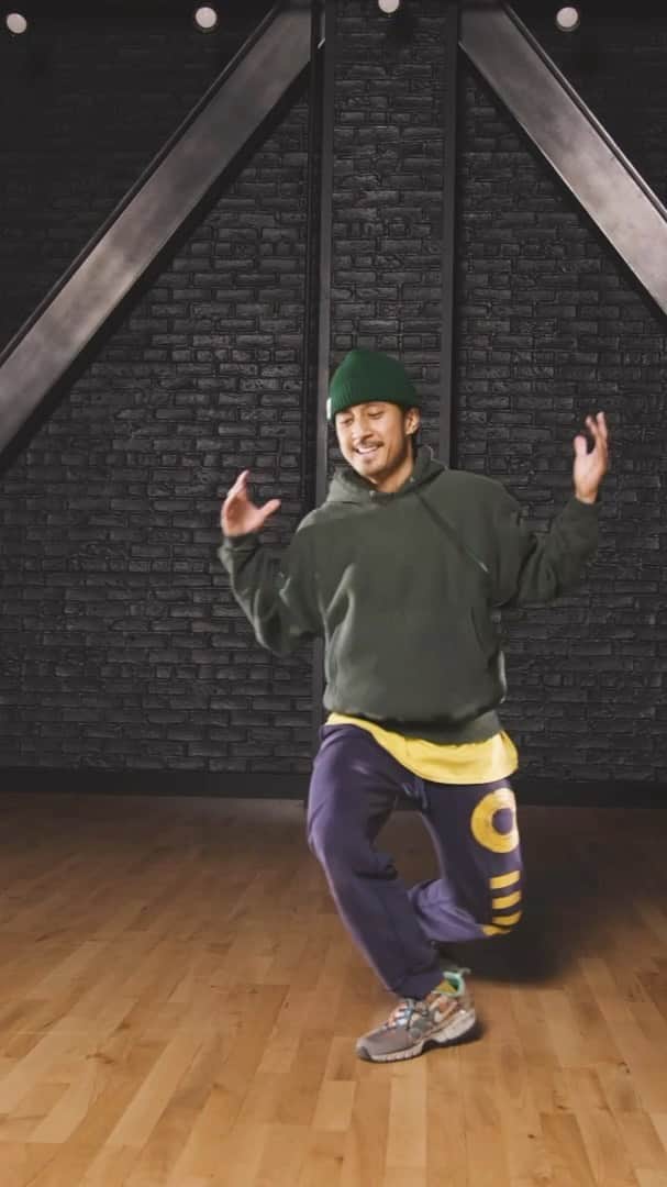 ショーン・エバリストのインスタグラム：「Brought in the slow jam for this joint. @joycewrice got the tunes🔥😍 So you know I had to put my dance thing down on the track. 🙏🏽   Big love to the bro @lylebeniga for putting me on, I don’t take jumping on his platform lightly, the history runs deep 🦅Already know! Also @geraldnonadoez behind the lens👊🏽  Anyone that’s still reading, hope you enjoy this one. Something about the piece feels old and new at the same time, the in betweens’ are my favorite. It’s a fun one to dance, the track goes  and her voice is such a treat.」