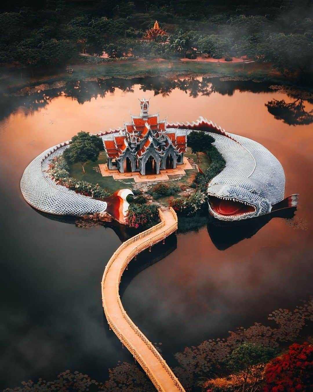 Instagramさんのインスタグラム写真 - (InstagramInstagram)「#HelloFrom Ancient City (Muang Boran), located in central Thailand. We are dreaming of a visit to this outdoor museum park, one of the largest in the world. Many structures here are replicas of famous temples, monuments and buildings from across Thailand... but this one came from the owner’s imagination.  Photo by @kankankavee」1月25日 3時26分 - instagram