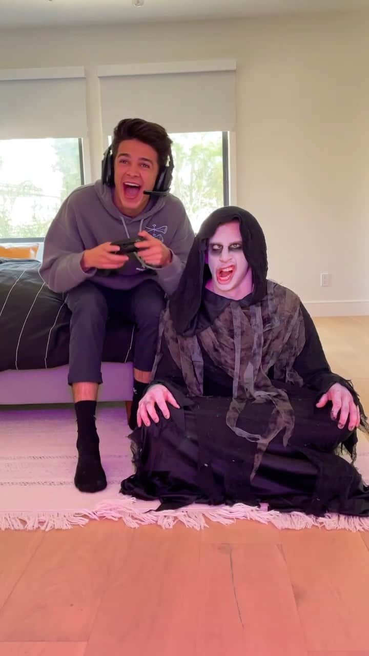 Brent Riveraのインスタグラム：「My new best friend 🥰😂」