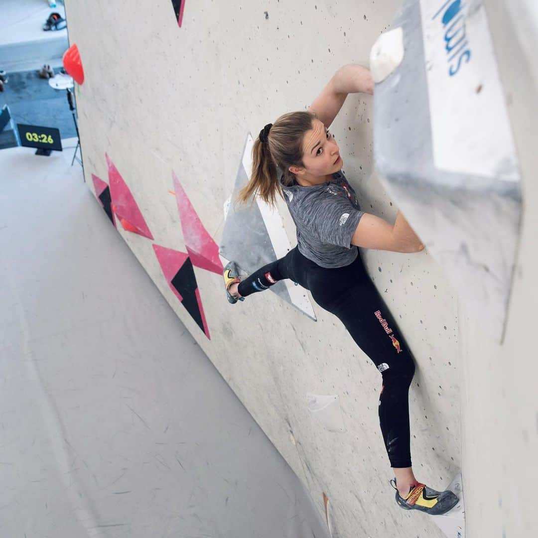 ジェシカ・ピルツさんのインスタグラム写真 - (ジェシカ・ピルツInstagram)「Some photos from the first training camp of the year with the @austriaclimbing team. Climbing on comp style boulders again after a long time was fun! Can‘t wait for the next training camp! Thanks for the pics @tobias_lanzanasto」1月25日 3時38分 - jessy_pilz