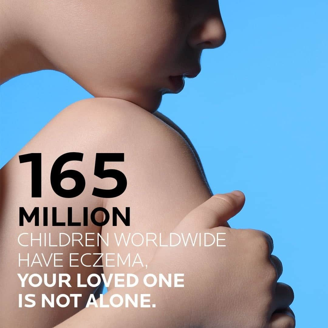 La Roche-Posayさんのインスタグラム写真 - (La Roche-PosayInstagram)「If your child suffers from eczema-prone skin, don’t worry, they’re not alone. In fact, there are 165 million children worldwide with this condition. If you have any questions or recommendations, feel free to talk to us, we’d be happy to hear from you. We’re here to help and support you! 💙   All languages spoken here! Feel free to talk to us at any time #larocheposay #eczemaproneskin #lrplove #LifeChangingDermatology Global official page from La Roche-Posay, France」1月25日 3時59分 - larocheposay