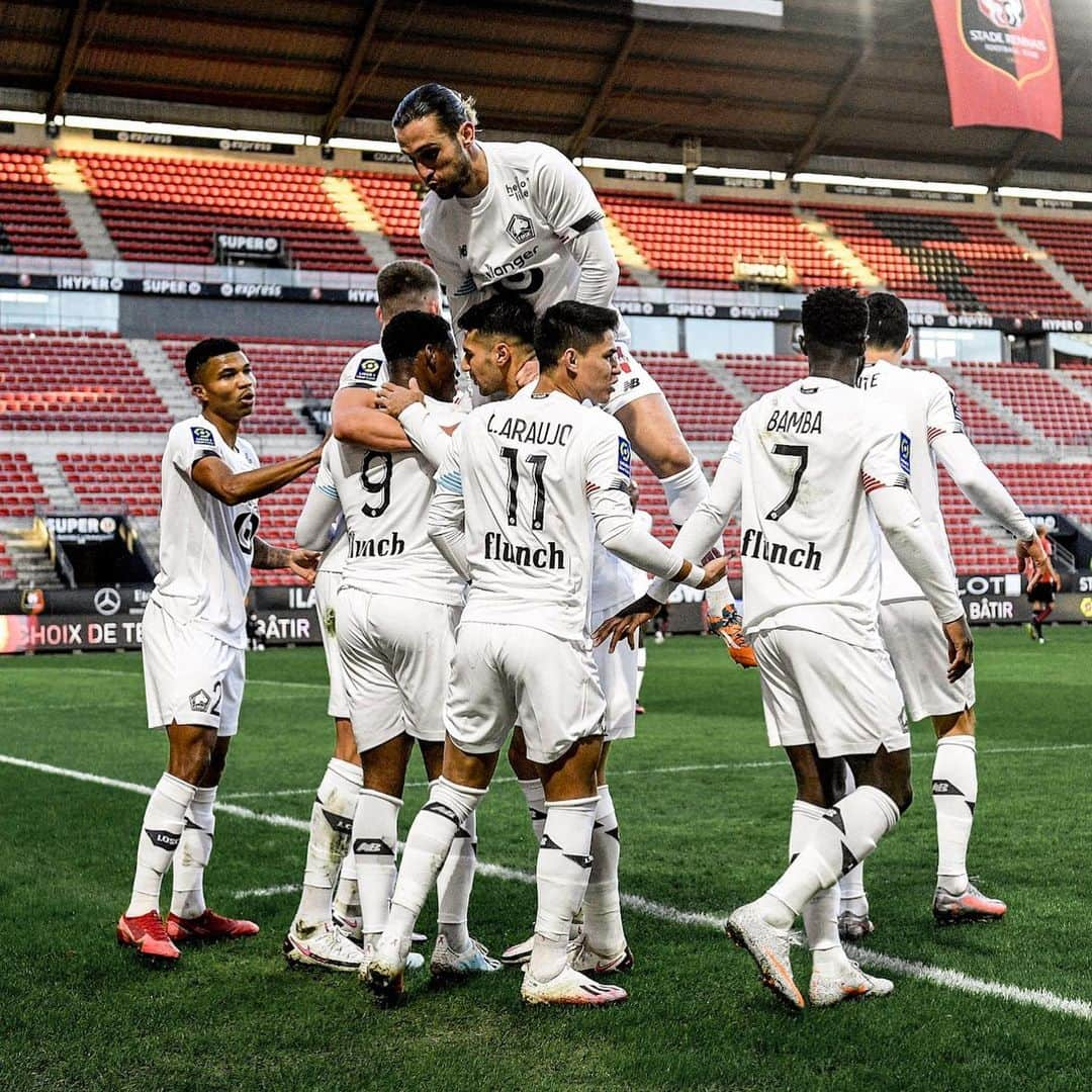 リーグ・アンさんのインスタグラム写真 - (リーグ・アンInstagram)「🤫 @jodavid 🤫 👊✈️ Gros coup du @losclive qui s'impose au Roazhon Park et revient à hauteur du @psg, leader du championnat 💪 !  🆚 #SRFCLOSC (0-1)  A big win for Lille away to Rennes! • • #Ligue1UberEats #JonathanDavid #LOSC #LilleOSC #LilleOSC #RoazhonPark」1月25日 4時34分 - ligue1ubereats