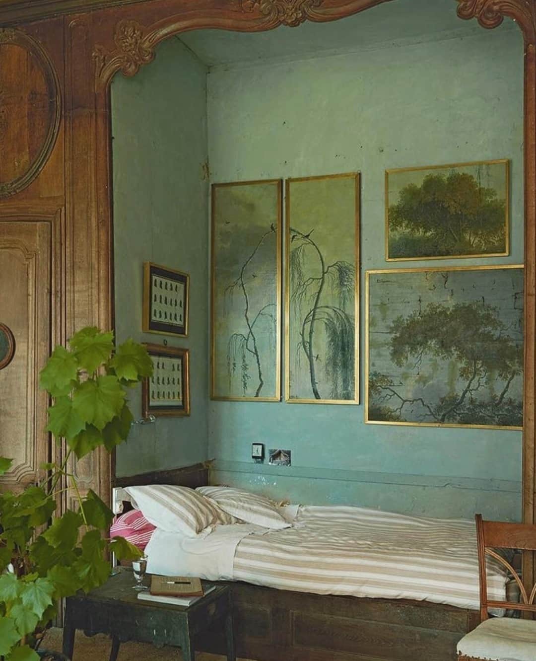 クレオベラのインスタグラム：「What would you give to rest your head here for a week?」