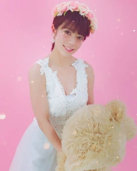 友利愛美さんのインスタグラム写真 - (友利愛美Instagram)「おはようございます🐻💐 今日は休みだぁ♥なぁにしよっかな〜♥  #happy」1月25日 5時17分 - aimitomori