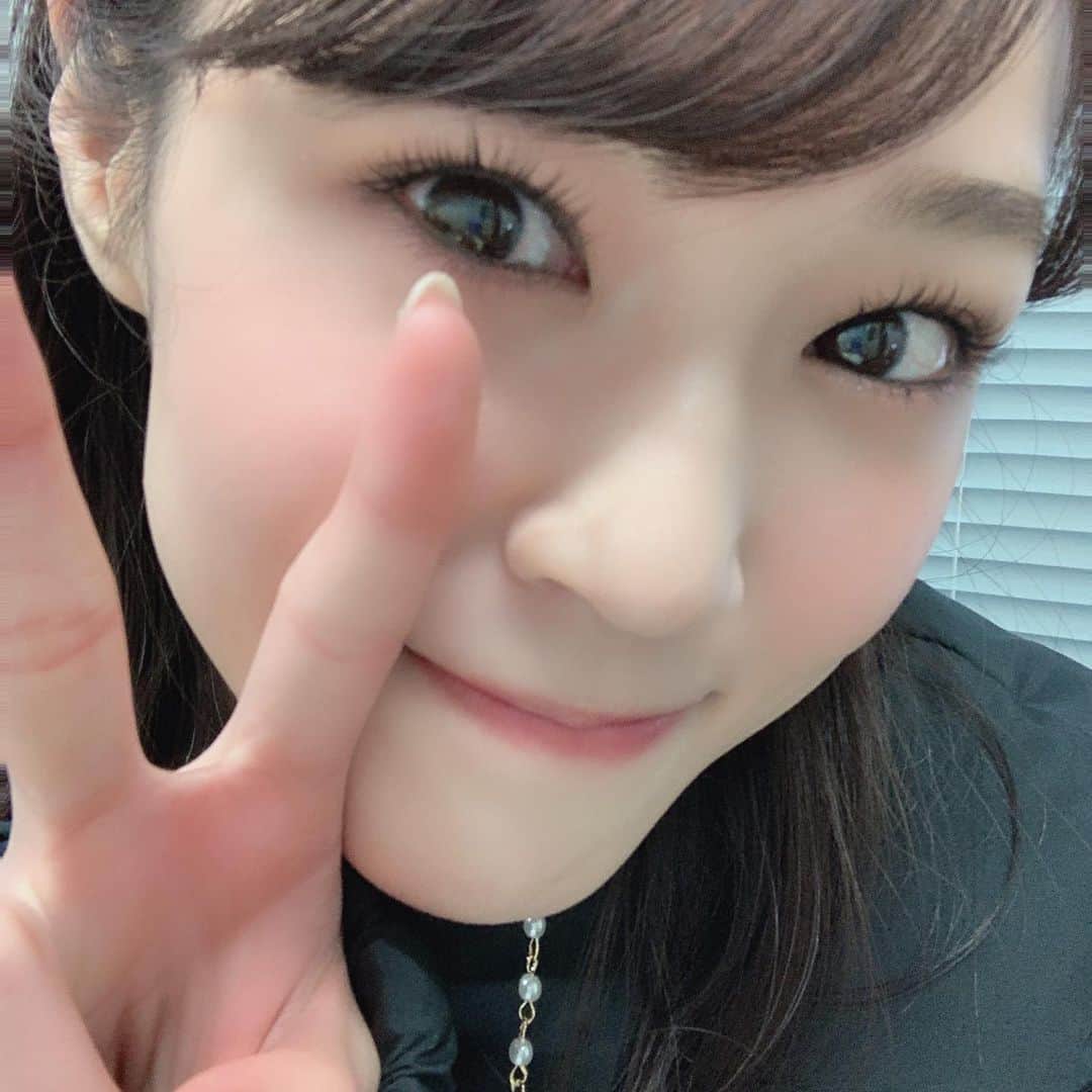 橘香恋のインスタグラム：「おはようございます❤︎﻿ ﻿ 前回の投稿に﻿ イイネとコメントありがとうございます☺﻿ ﻿ ﻿至近距離✌︎ ﻿ ﻿ ﻿ ﻿」
