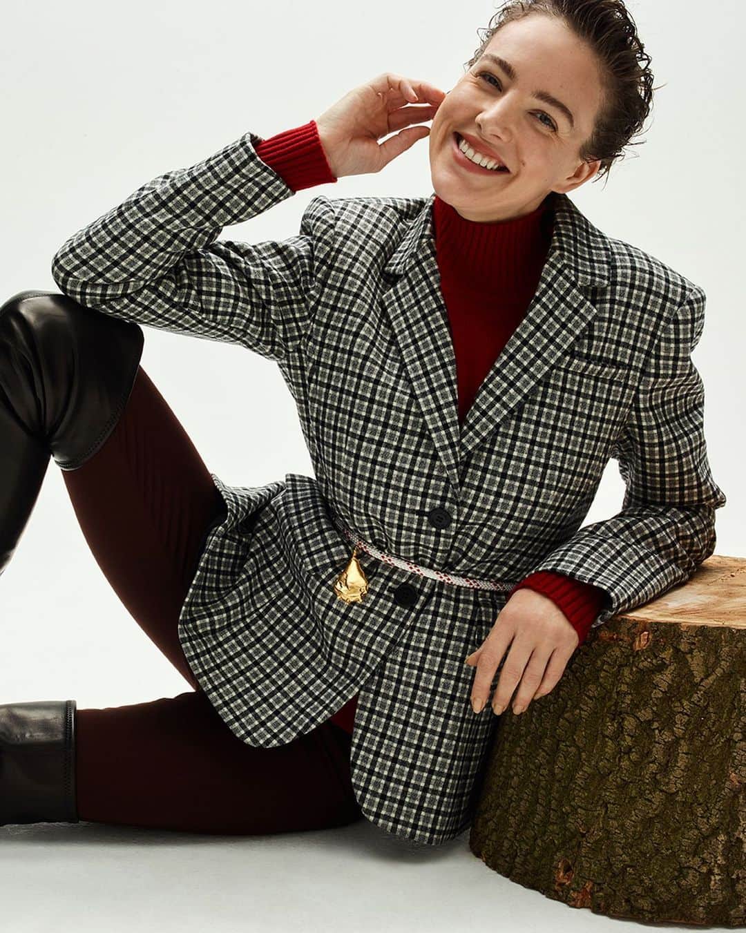 The Outnetのインスタグラム：「This @altuzarra blazer is far too good to pass up. Oh, and don't forget the Iris & Ink knit, it completes the look.  Shop all your favorite Instagram looks, just visit the link in bio」