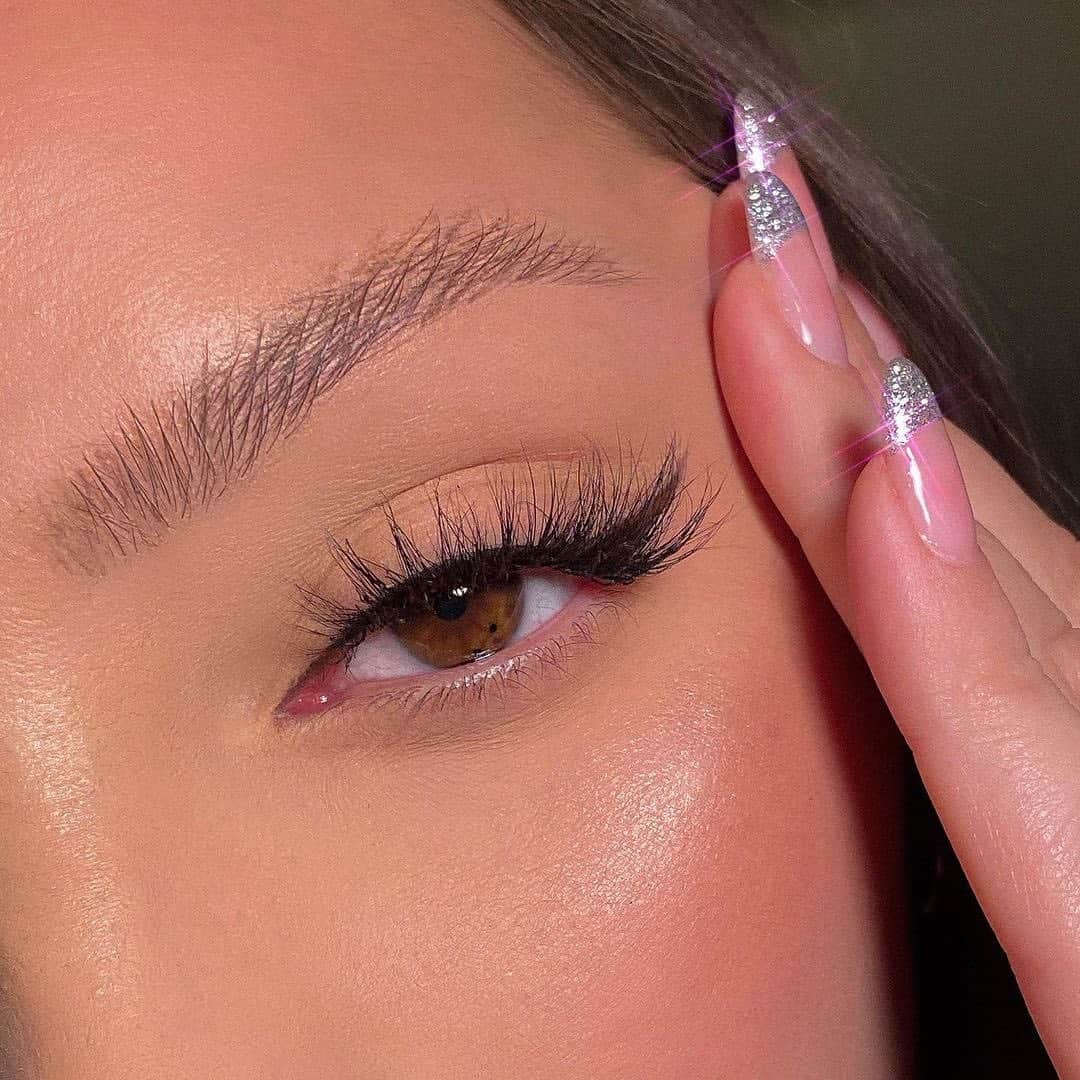 Benefit Cosmeticsさんのインスタグラム写真 - (Benefit CosmeticsInstagram)「No fuss, all fluff ☁️ @whitneykshepherd wears 24-hour Brow Setter Clear Brow Gel for the perfect everyday feathered brow look! #regram #friendswithbenefit」1月25日 5時59分 - benefitcosmetics