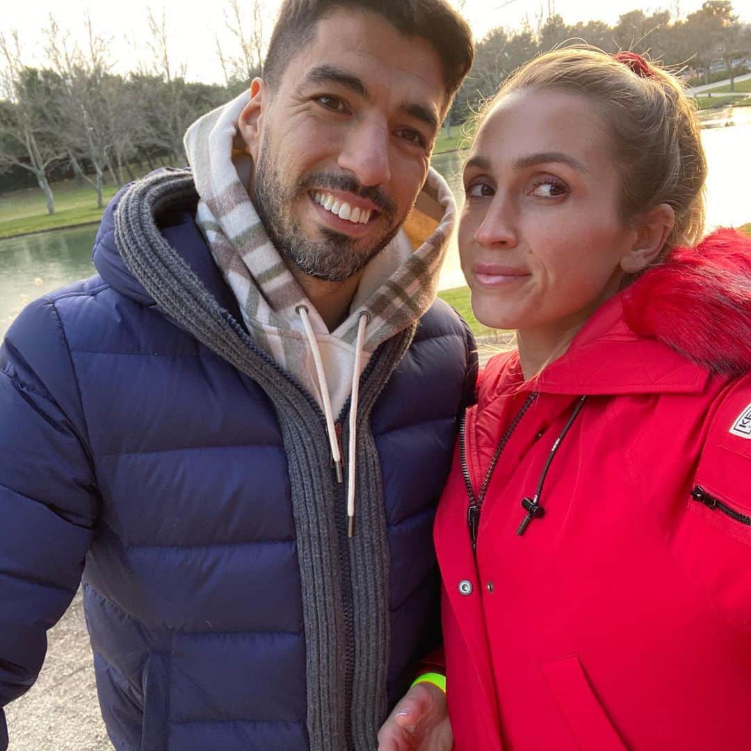ソフィア・バルビのインスタグラム：「Feliz cumple a mi compañero de vida.... te amo y solo puedo desearte cosas lindas y que seas muy feliz! 😍❤️😍❤️」