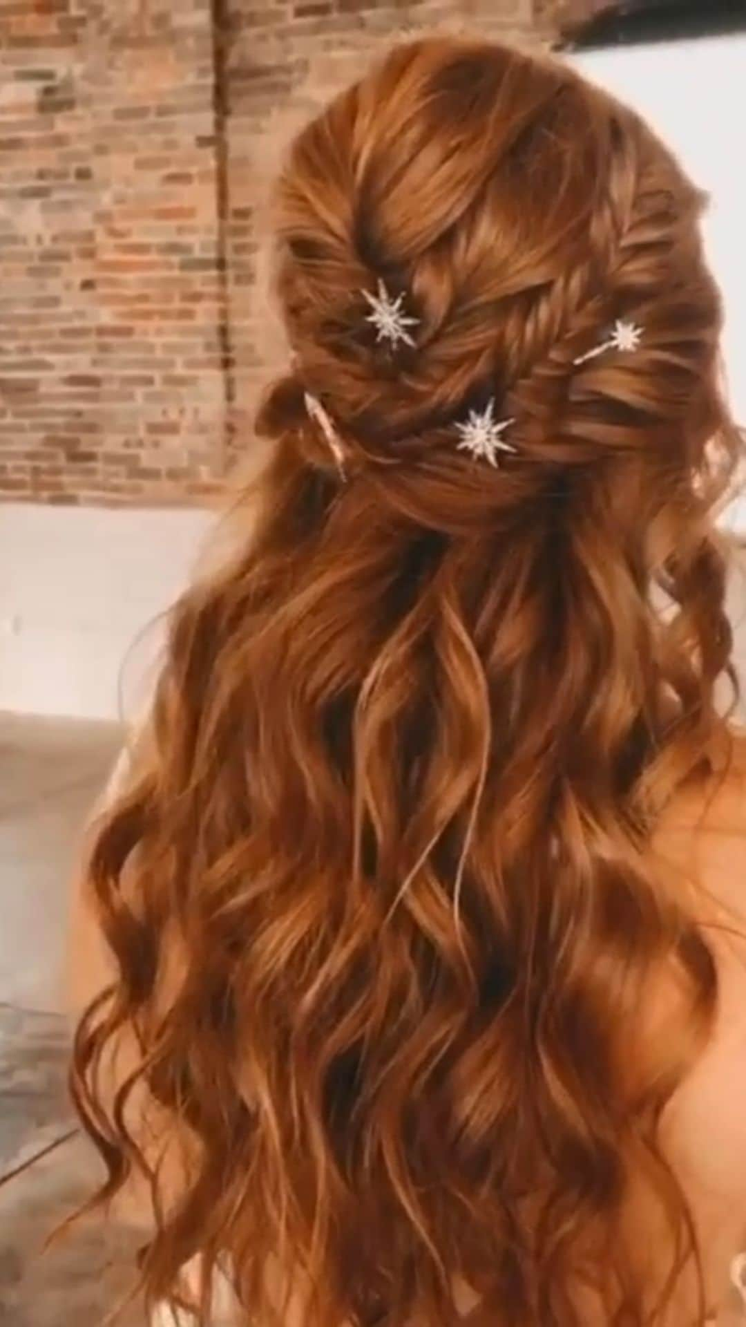 I N S T A B R A I Dのインスタグラム：「@ninemorrison giving me all the bridal braid inspo with this gorgeous look 🤍❤️」