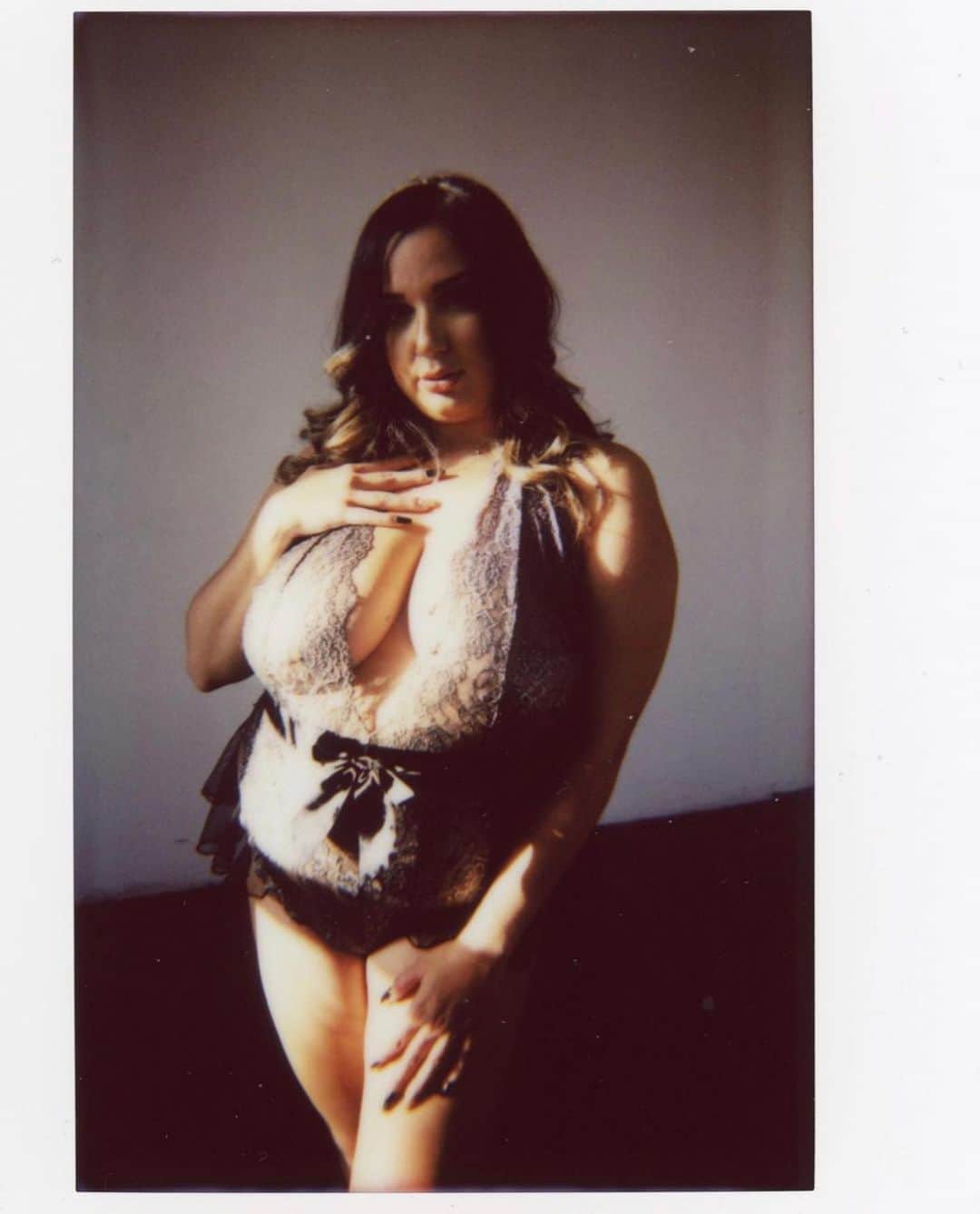 ドリームガールさんのインスタグラム写真 - (ドリームガールInstagram)「Send him these and say nothing 🔥🔥 @deesantana23 giving visuals on how to keep things hot... always! Wear more lingerie 🤍 #lingerielover」1月25日 7時00分 - dreamgirlintl