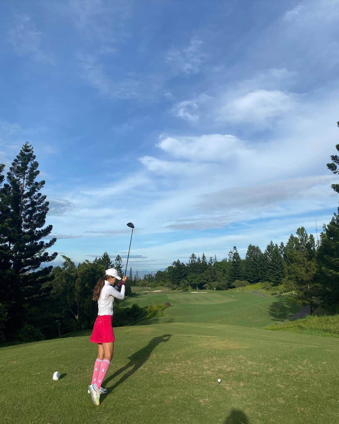 ルナ・マヤのインスタグラム：「Kangen golf! #lunamaya #golflife」