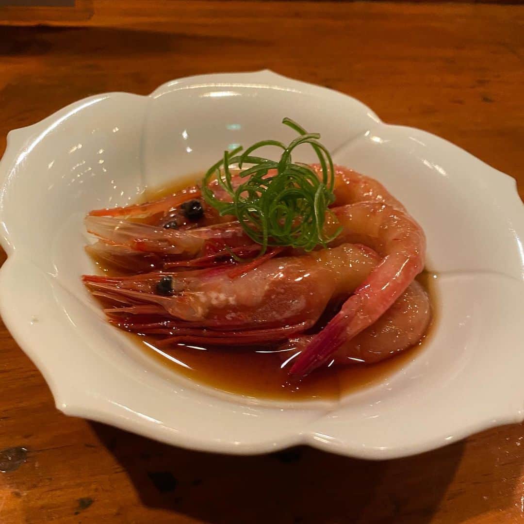 水木一郎さんのインスタグラム写真 - (水木一郎Instagram)「甘エビの醤油漬けは初めて食べたけどなかなかの味Z! この店のメンチカツはどの店より美味いんだよね。極上の塩でいただきまーす。 #甘エビの醤油漬け  #メンチカツ  #水木一郎」1月25日 7時09分 - ichiromizuki