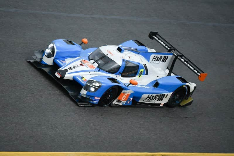 ミシュランさんのインスタグラム写真 - (ミシュランInstagram)「Today we qualified to see who’d celebrate starting first for next week’s #Rolex24 in the #MotulPole Award 100. It caps off a busy #ROAR24 weekend to kick off a new @imsa_racing season.   Stay tuned for more when we’re back at Daytona soon.」1月25日 7時29分 - michelinusa