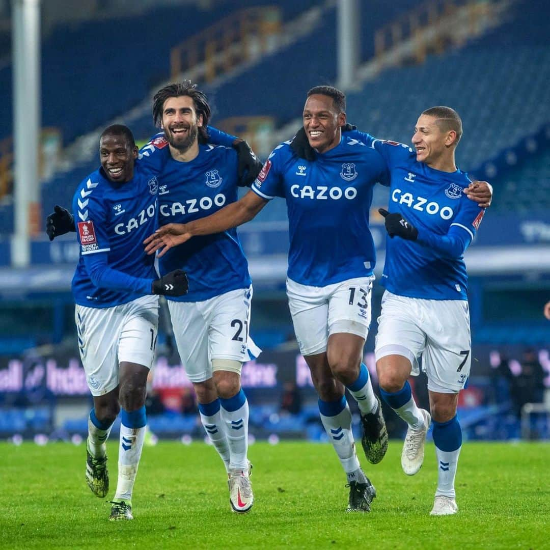 ジェリー・ミナさんのインスタグラム写真 - (ジェリー・ミナInstagram)「No soy yo, es la gracia de Dios en mí 🙏🏾⚽ Fifth round, here we come! 🔜🏆🔵 #EmiratesFACup #UpTheToffees」1月25日 7時34分 - yerrymina