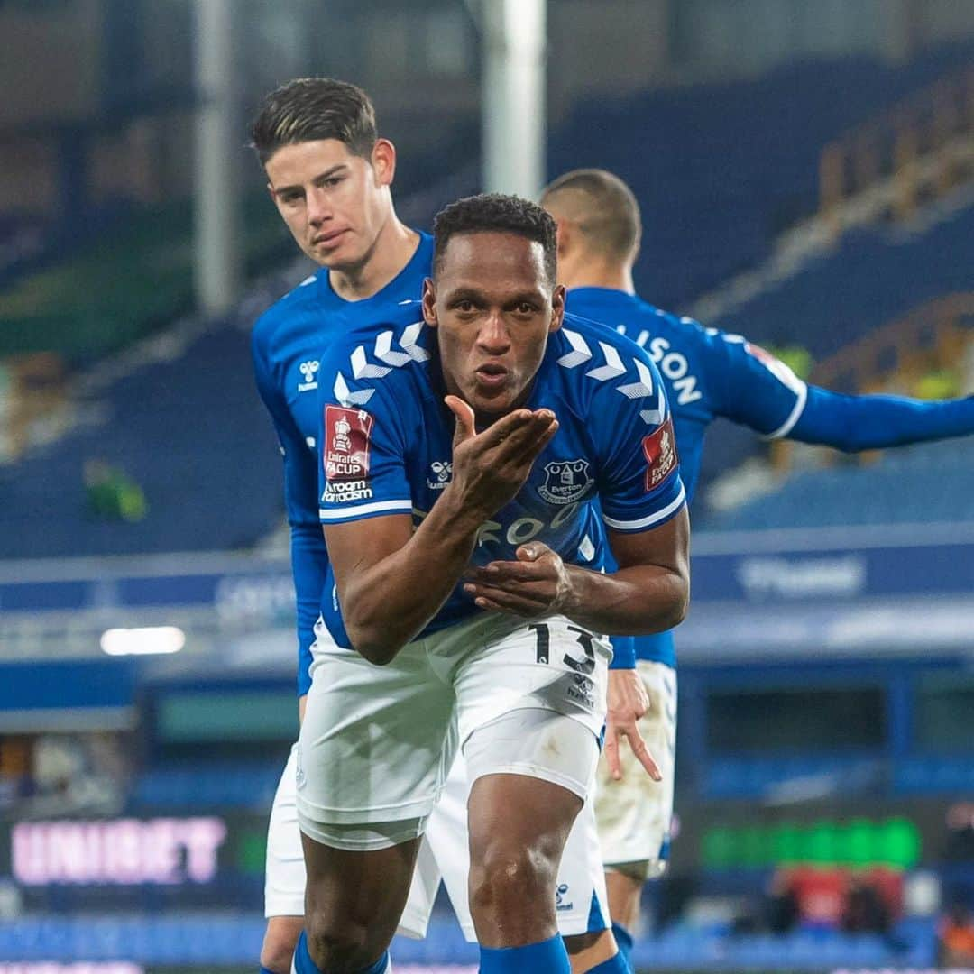 ジェリー・ミナさんのインスタグラム写真 - (ジェリー・ミナInstagram)「No soy yo, es la gracia de Dios en mí 🙏🏾⚽ Fifth round, here we come! 🔜🏆🔵 #EmiratesFACup #UpTheToffees」1月25日 7時34分 - yerrymina